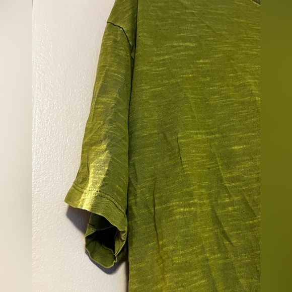 LIKE NEW ⭐️ women’s chartreuse green acid wash boxy t-shirt from Target - Picture 4 of 5